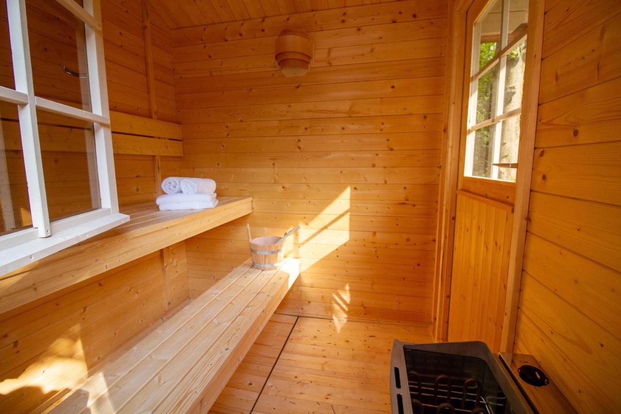 Up Besoeoek - Wildrose Mit Sauna Krummhörn Esterno foto